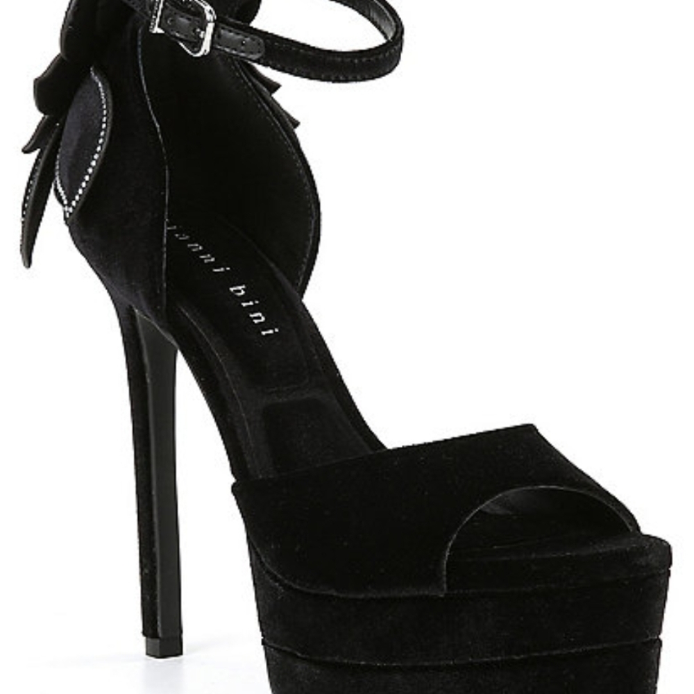 Gianni Bini Black Platform Heels